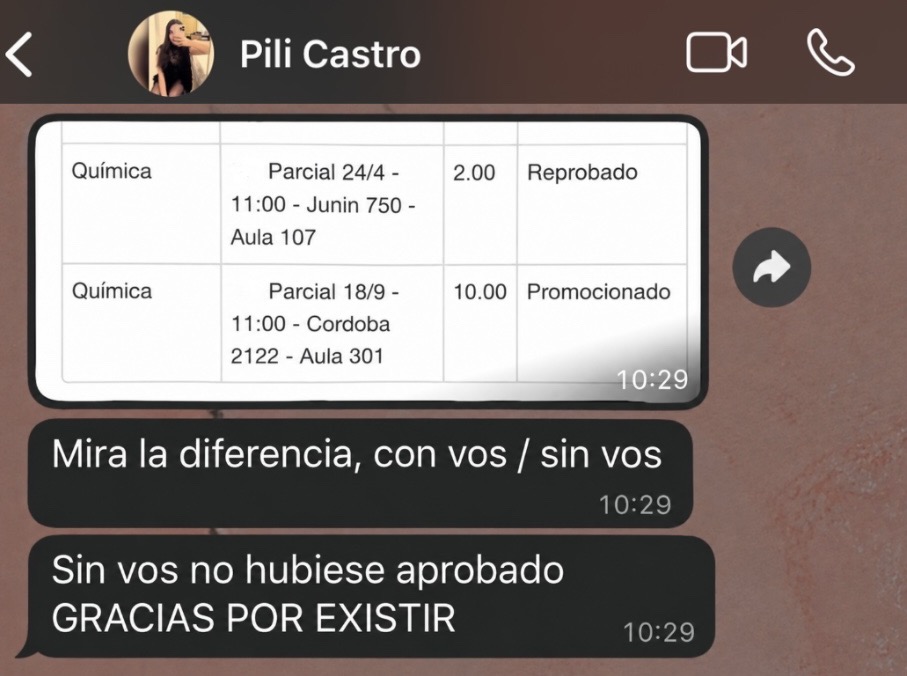Mensaje de WhatsApp de Pili: pasó de 2 a 10 en Química